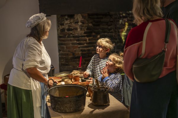 The cook shows what they ate in the Middle Ages