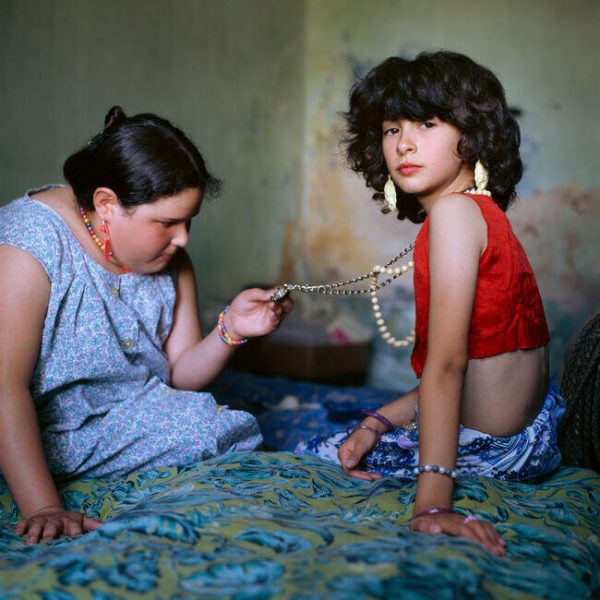 The Necklace, Buenos Aires, Argentina, 1999. © Alessandra Sanguinetti/Magnum Photos